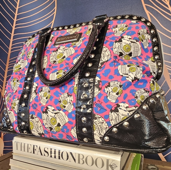Betsey Johnson Handbags - BETSEY JOHNSON VINTAGE WEEKEND LUGGAGE